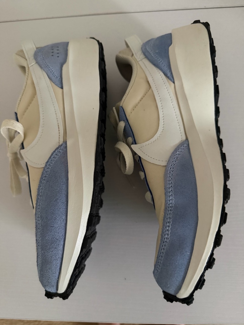 Nike Waffle Debut Sneaker, Women’s 9, Blue/ Cream/ White - Picture 7 of 8